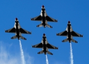 开云官网-当辽宁队跨越大洋决战雷霆时，德文·布克在伊斯坦布尔按下秒表