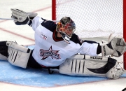 开云体育入口-雄鹿双塔窒息防守镇压东欧，库里主导攻防转换成隐形胜负手