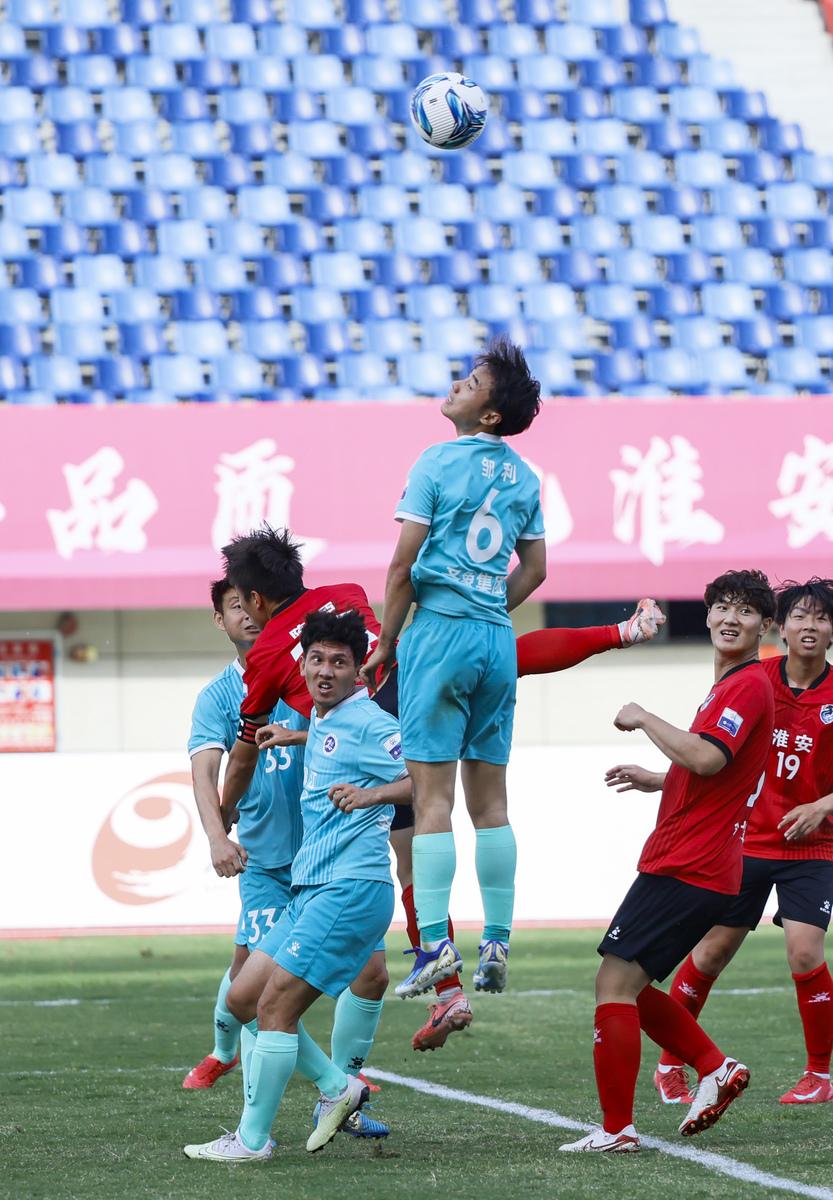 挑战极限！足球场上的豪门对抗的简单介绍