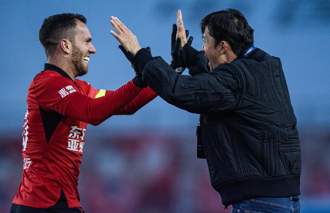 外援出色表现,带领球队逆转胜利的简单介绍 外援出色表现,带领球队逆转胜利的简单介绍