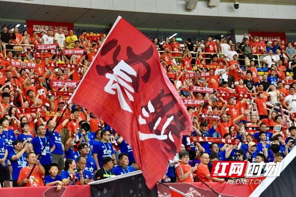 火热的足球联赛搅动全球热情