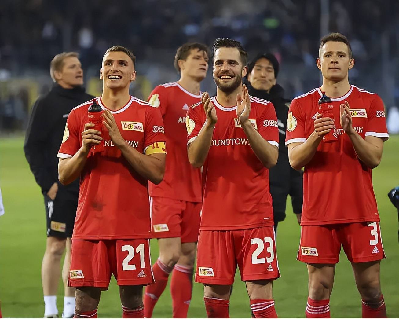 柏林联队在比赛中打出精彩表现，获得胜利的简单介绍