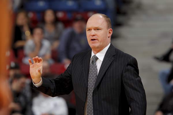 国王积极迎战,雄鹿逆袭告捷 国王积极迎战,雄鹿逆袭告捷