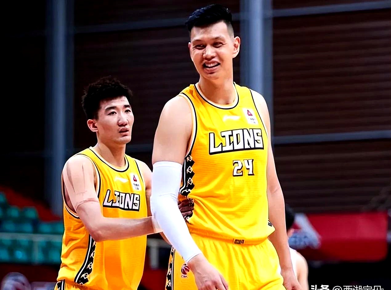 快船完胜深圳队，孙铭徽惊艳四座