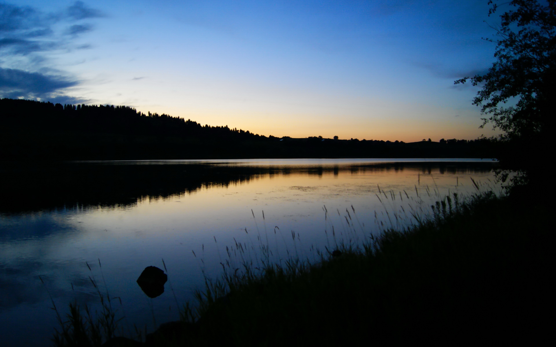 铁血领袖对国家队之魂,一场改写足球意义的特殊战役—记皮克在巴黎联队vs塞内加尔之夜的统治性演出