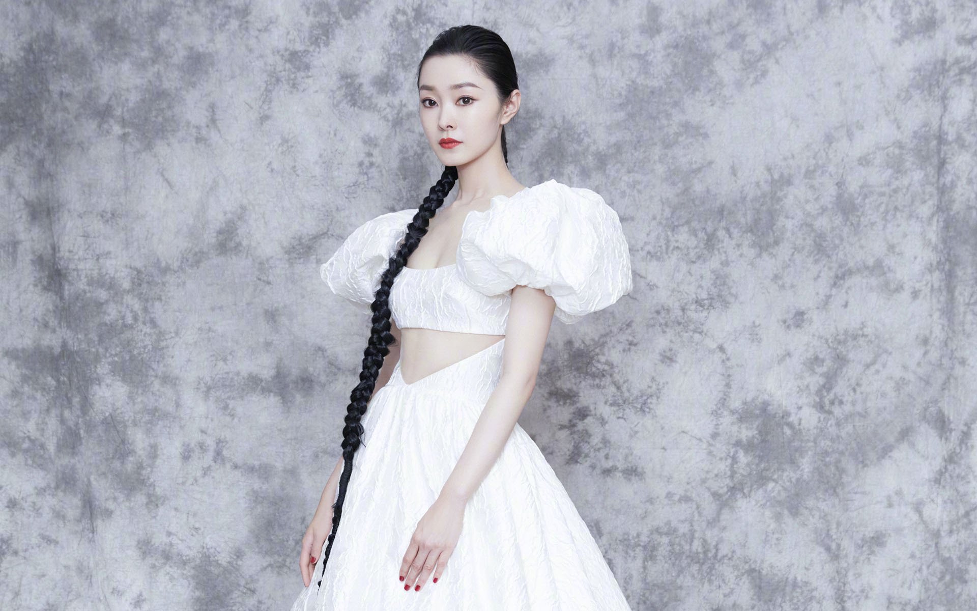 波兰荣耀双重奏,摩纳哥赛道制霸与德甲绿茵场上的阿克传奇