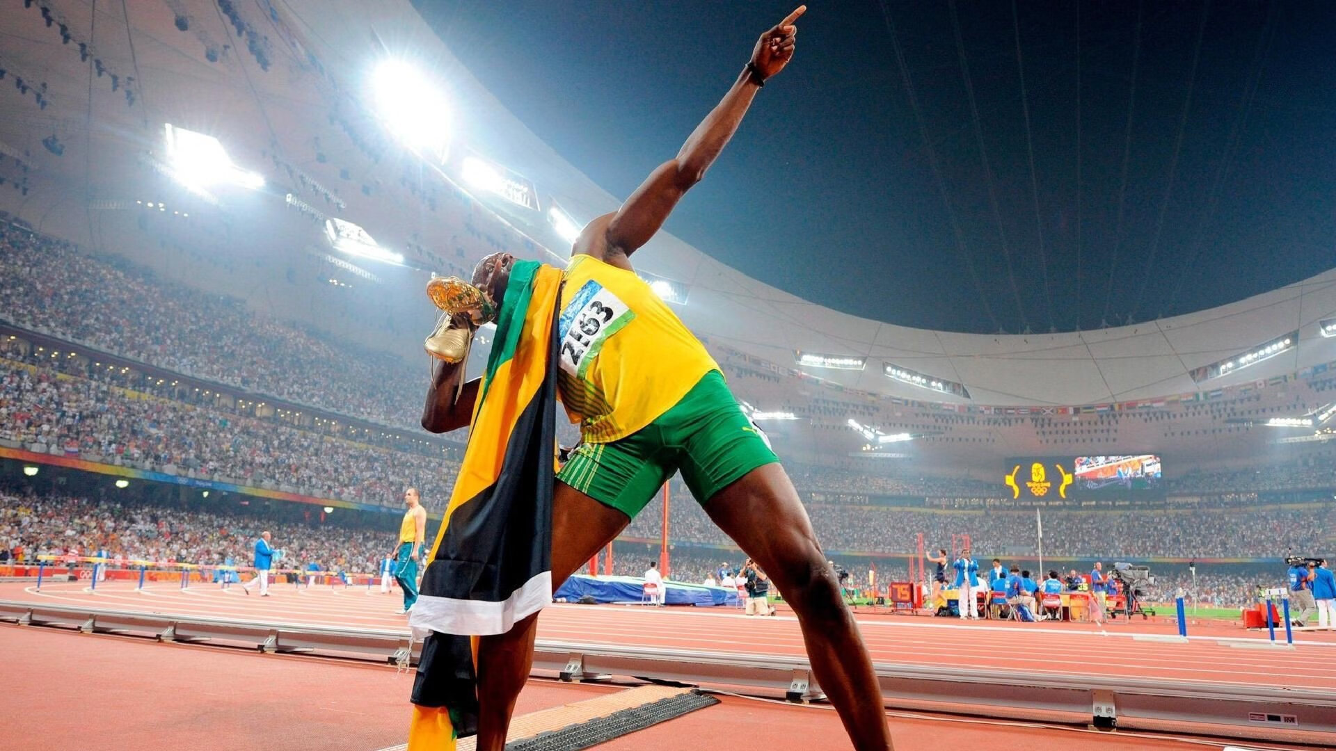 沙特节奏破门仪式，C罗如何在那不勒斯的欧冠黄昏里书写新资本时代的英雄注脚